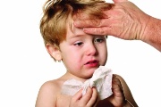 Сильный кашель у ребенка, температура: что делать?